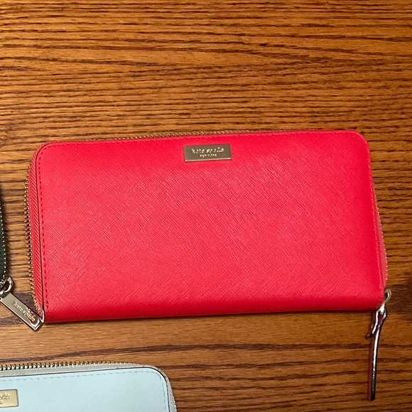 Kate Spade Wallet - Picture 1 of 2